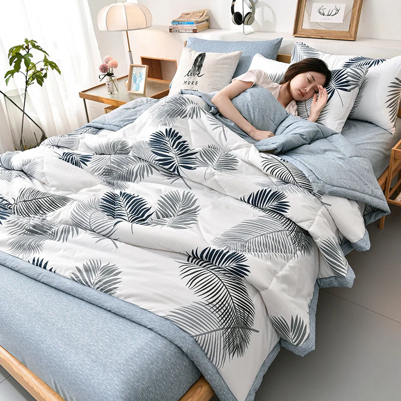 Lightweight Cooling Comforter for Summer